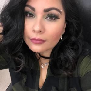 Meet your Posher, Janelle